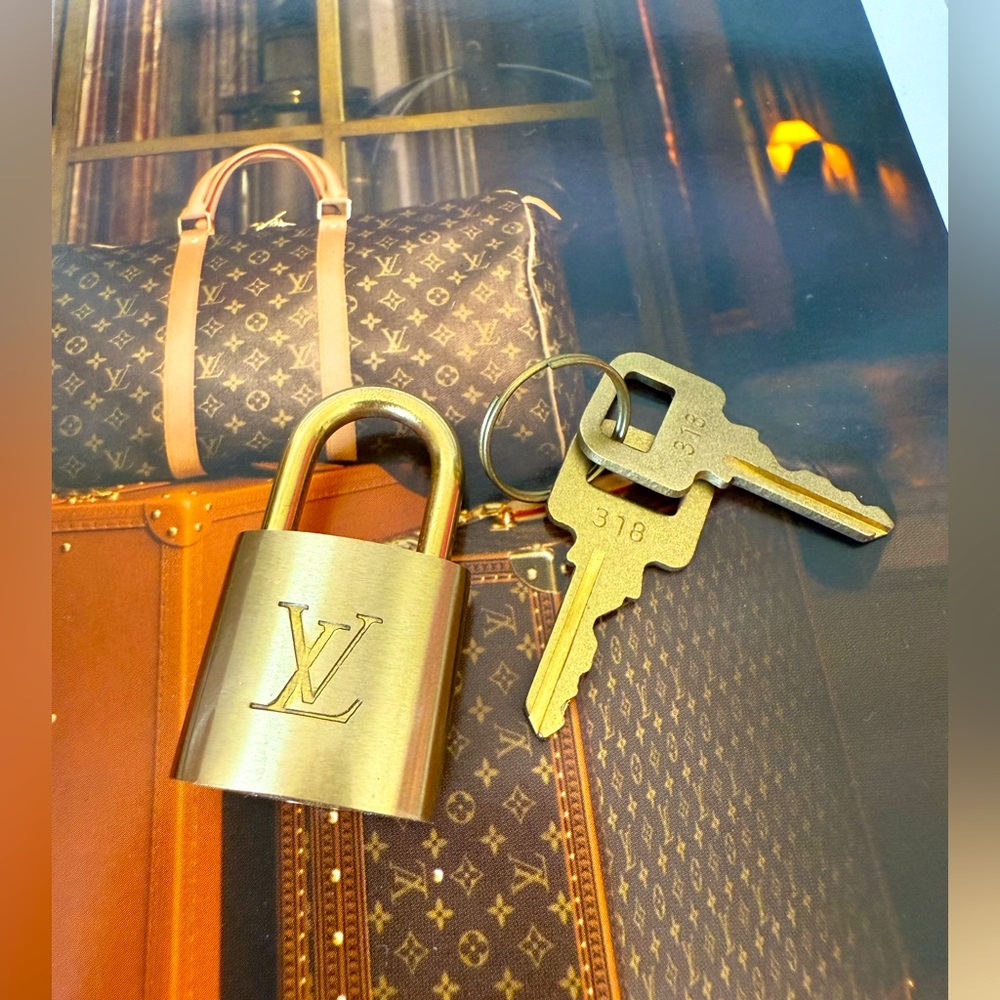 Authentic Louis Vuitton Lock & 2 Keys, LV Padlock